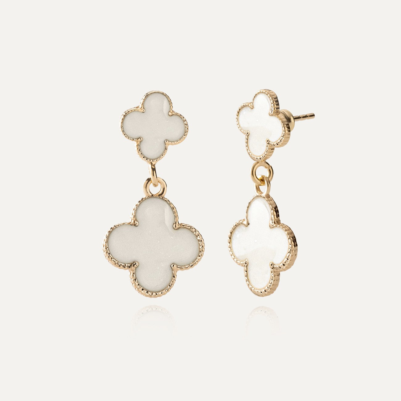 Hängende Ohrringe – Kleeblätter aus weißem Harz, 925er Silber gelbvergoldet