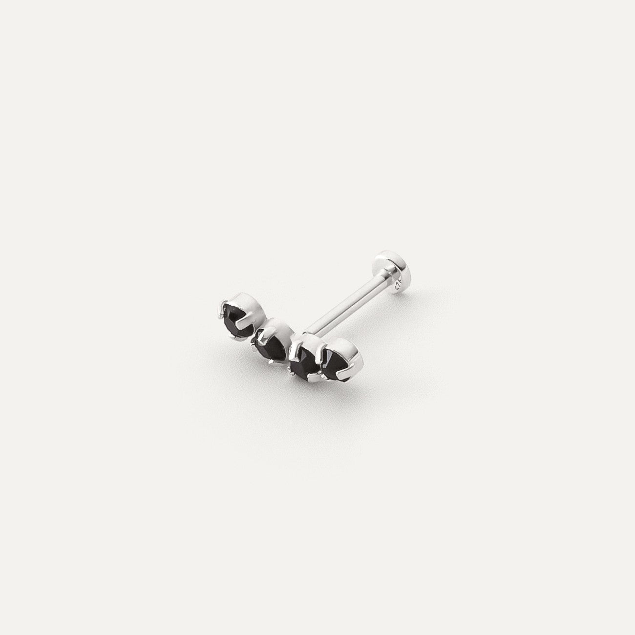 Einzelner Labret-Ohrring mit schwarzem Zirkonia platiniert RE:SHAPE