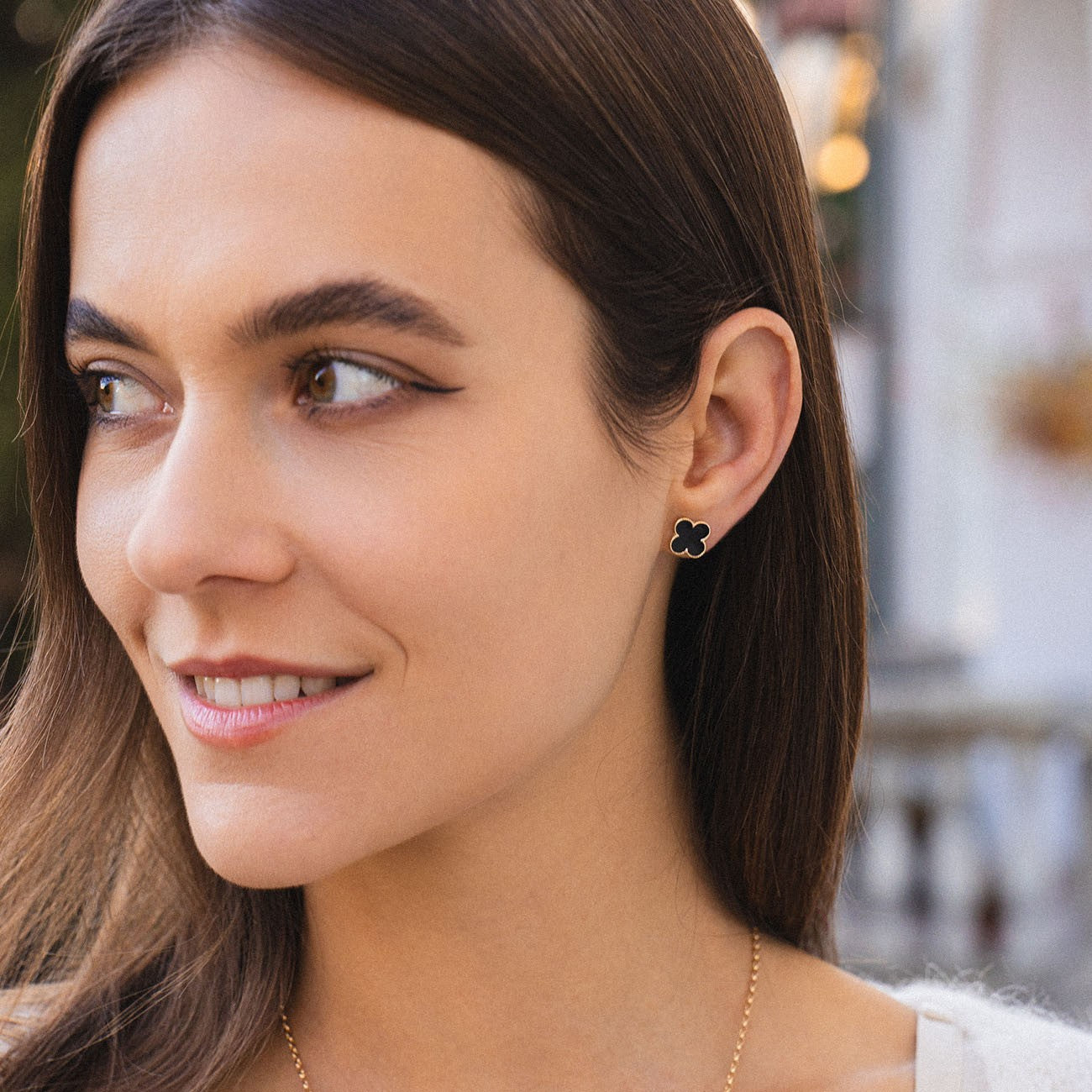 Ohrringe Kleeblatt aus schwarzem Harz mit Stecker, 925 Silber, platiniert