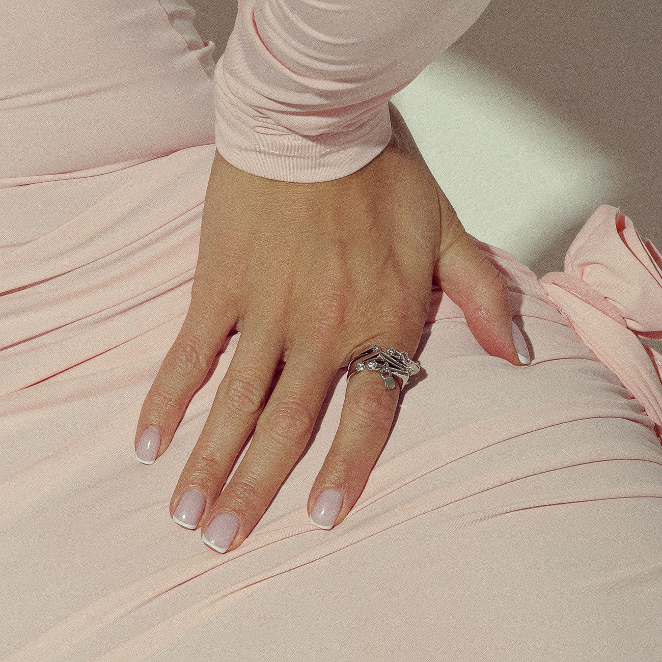 Charm-Ring mit Zirkonia platiniert RE:SHAPE