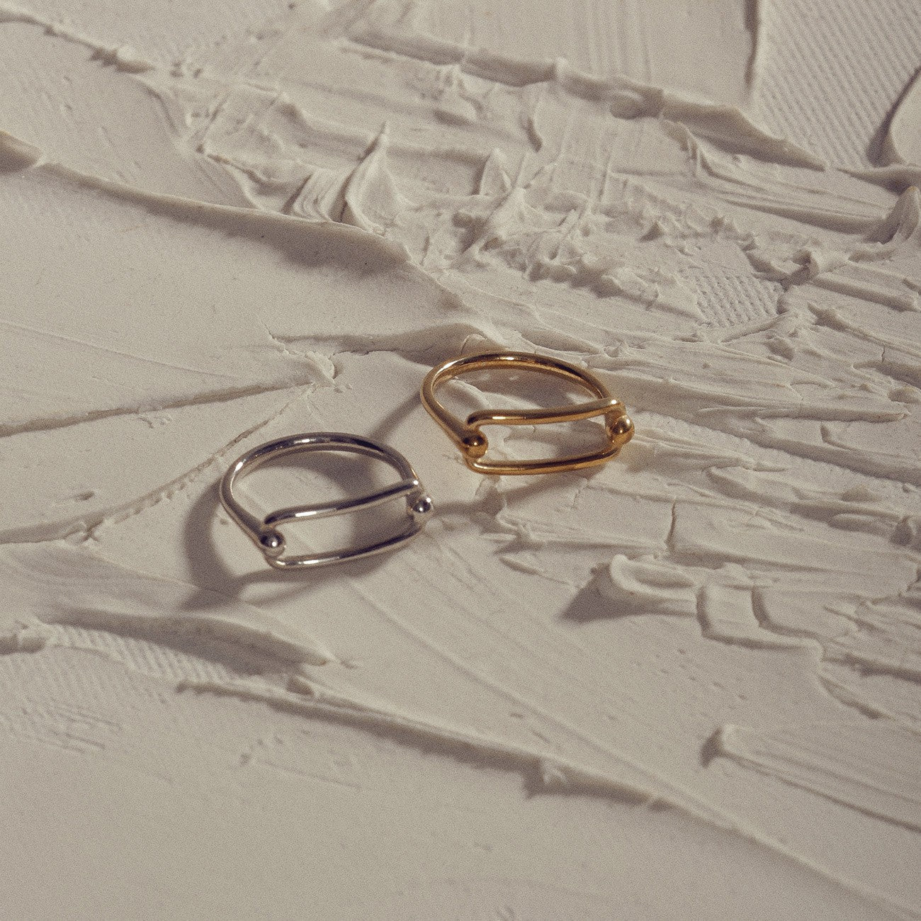 Rechteckiger Ring platiniert RE:SHAPE