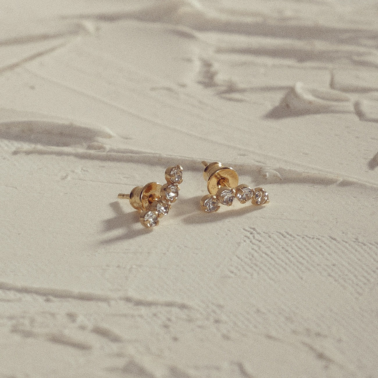 Boucle d'oreille labret simple avec zircons blancs plaqués platine RE:SHAPE