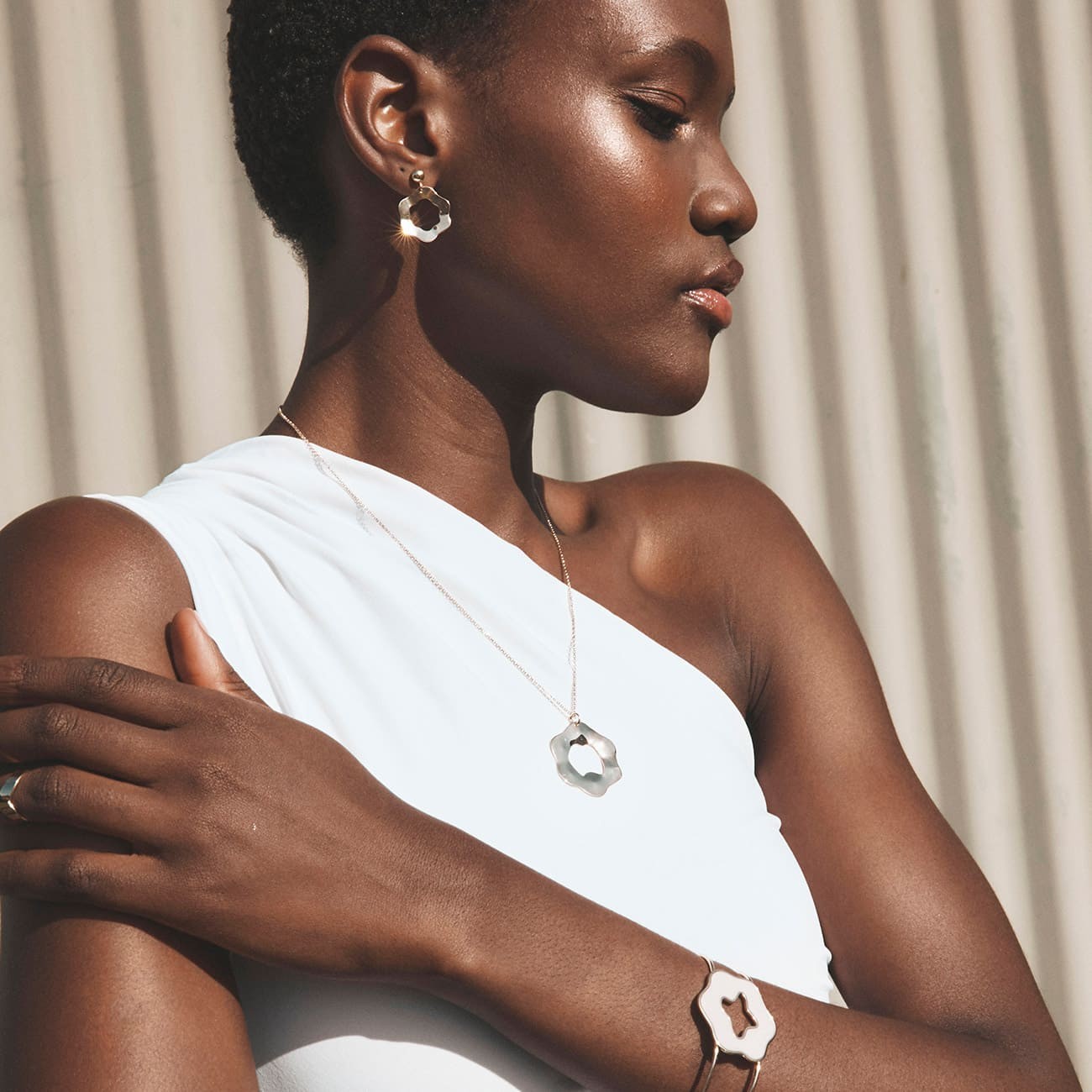 Boucles d'oreilles fleurs en argent avec plis, argent 925 plaqué or jaune NEW ROMANTIC