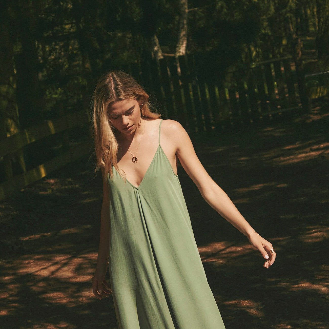 Boucles d'oreilles créoles avec globe, argent 925 plaqué platine TRAVEL