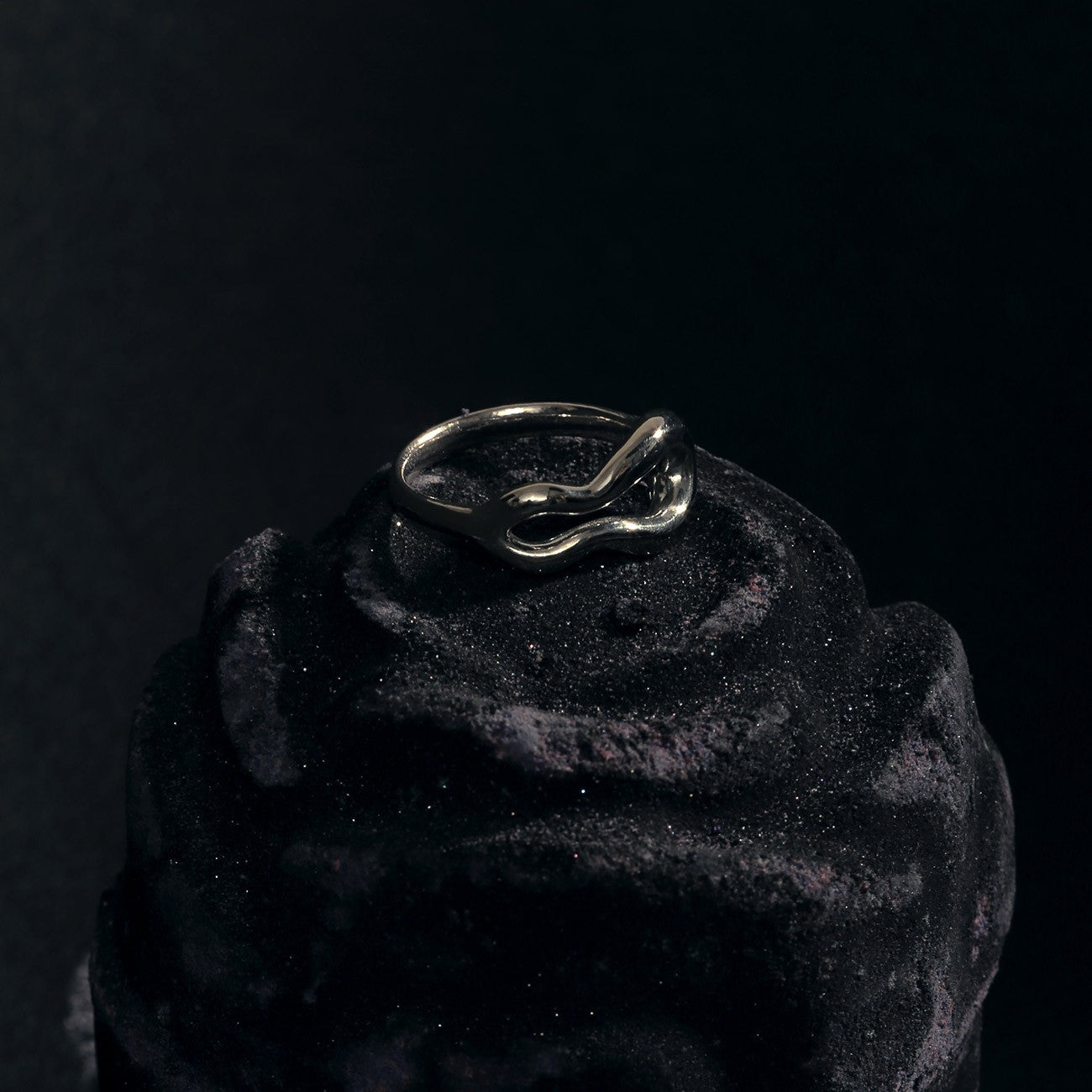 Massiver unregelmäßiger Ring platiniert RE:SHAPE