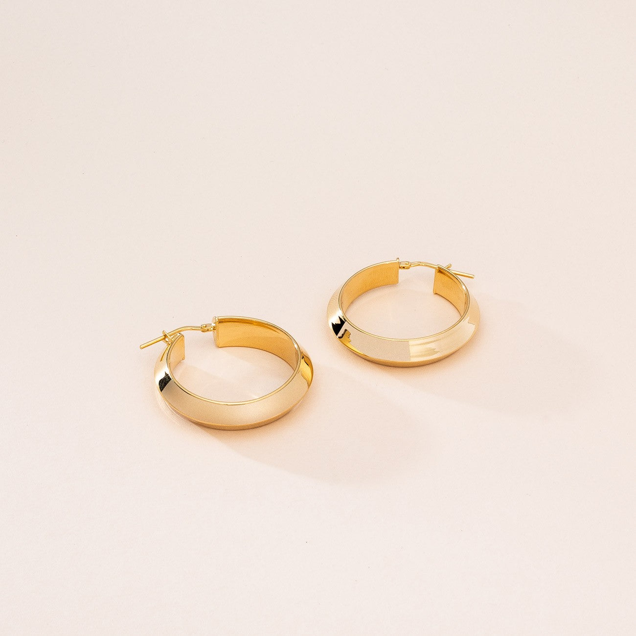 Boucles d'oreilles créoles moyennes - XENIA x GIORRE, argent 925 plaqué or jaune