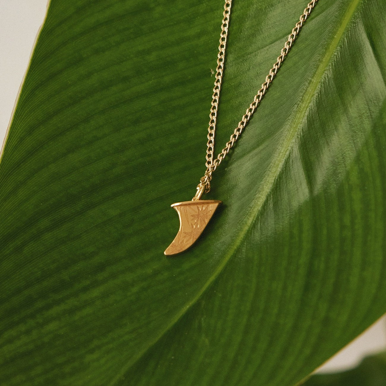 Pendentif aileron de surf en argent plaqué platine BALI SUN