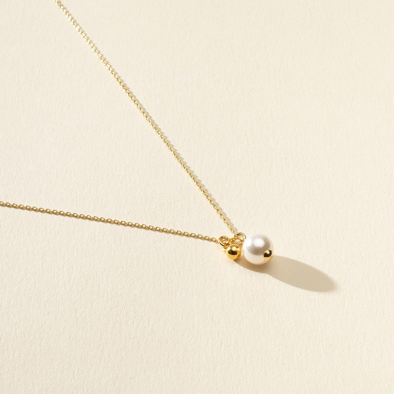 Collier avec perle GAVBARI, argent 925 plaqué platine