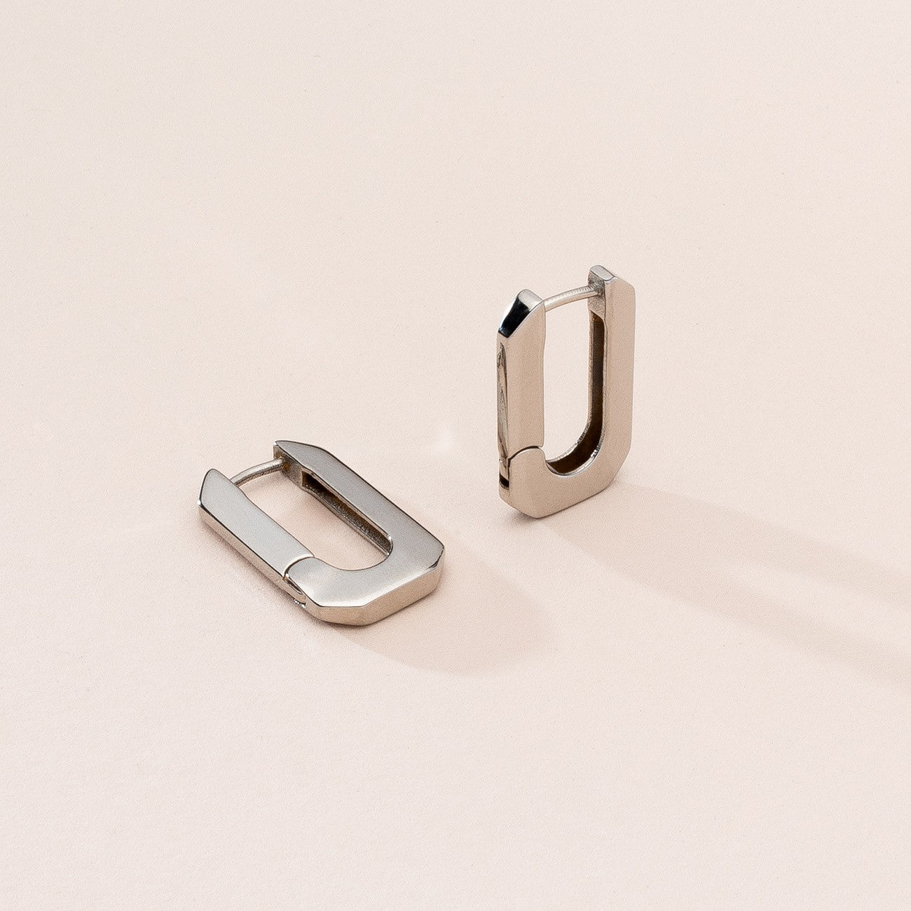 Boucles d'oreilles rectangulaires moyennes - XENIA x GIORRE, argent 925 plaqué platine