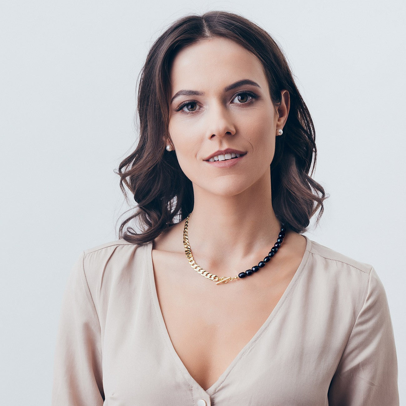 Boucles d'oreilles à tige avec perle blanche, argent 925 plaqué platine