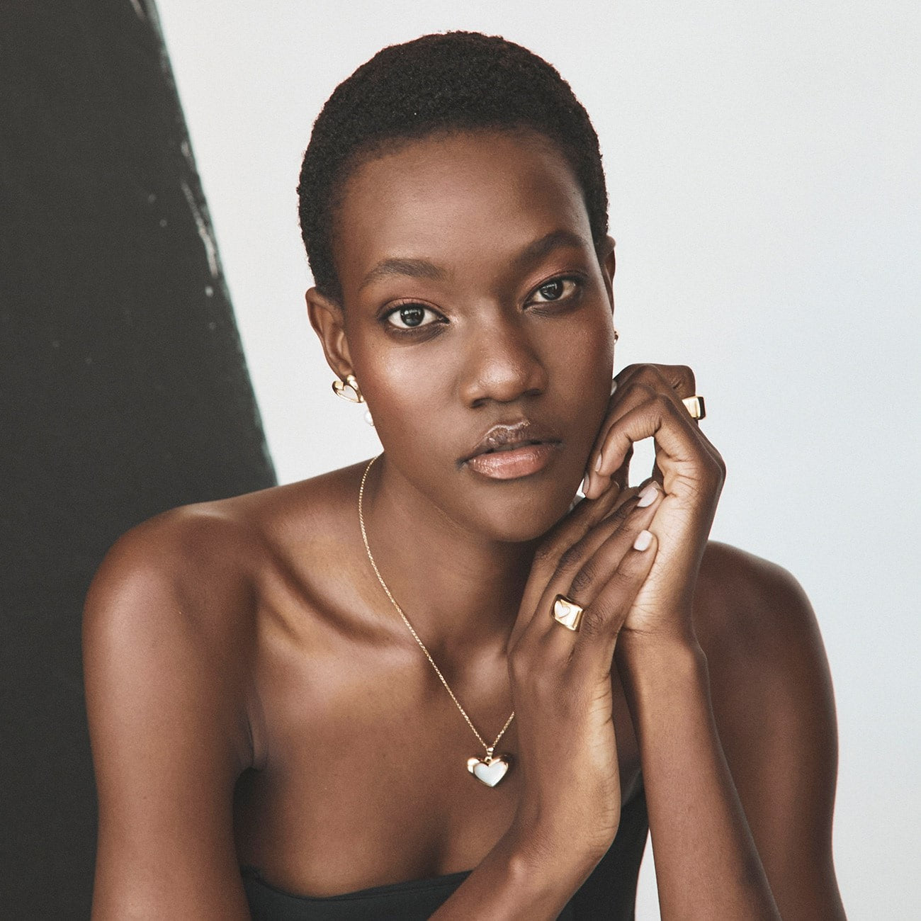 Collana a cuore asimmetrico bianco in resina, argento 925 placcato oro giallo NEW ROMANTIC