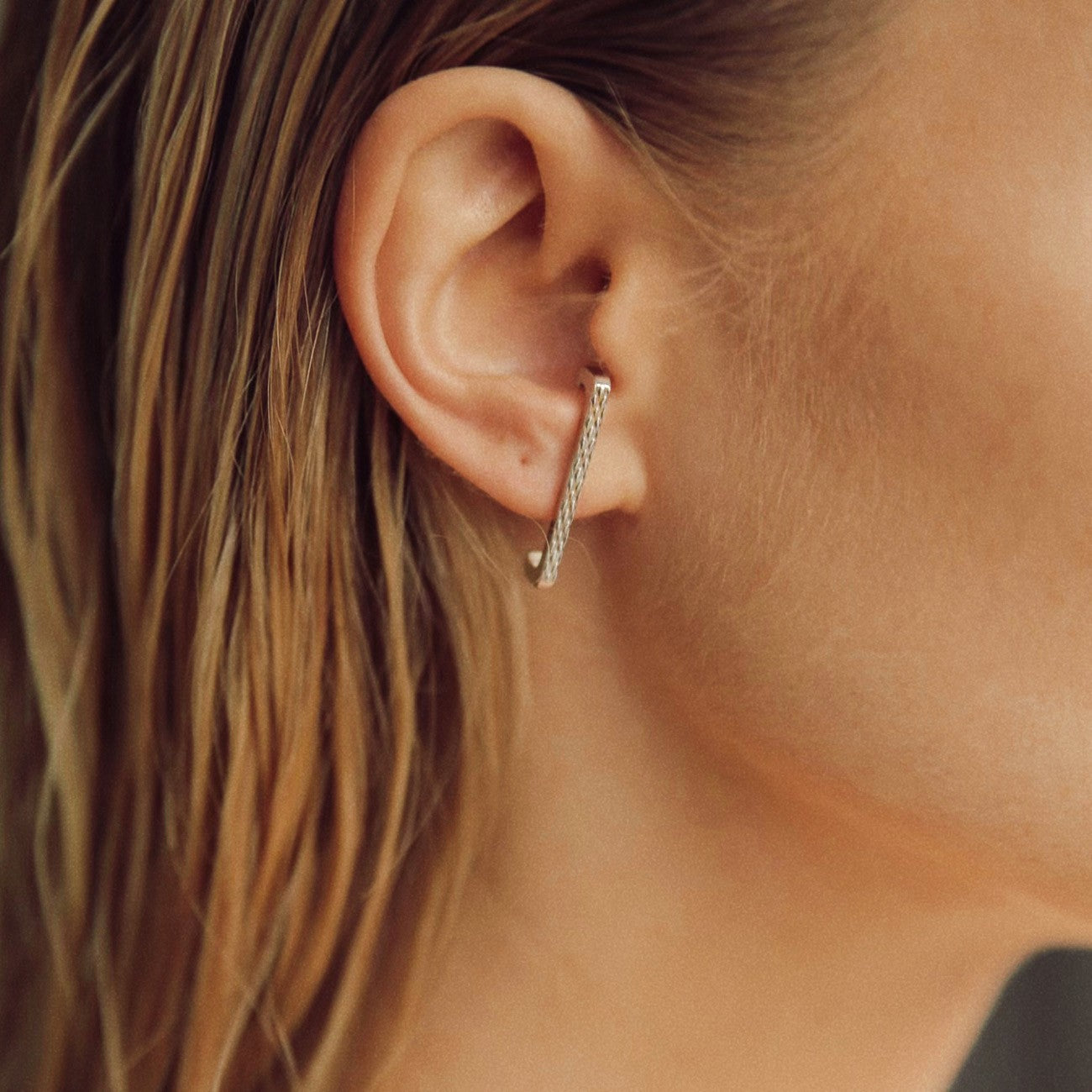 Boucles d'oreilles rectangulaires texturées - XENIA x GIORRE, argent 925 plaqué platine