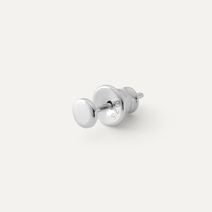 Silberner runder Ohrring mit 4 mm Scheibe platiniert