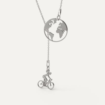 Halskette mit Radfahrerin und Weltkugel, Silber 925 mit Platin beschichtet