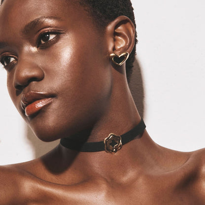 Boucles d'oreilles cœur asymétriques en résine noire, argent 925 plaqué or jaune NOUVEAU ROMANTIQUE