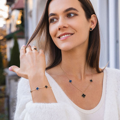 Armband mit fünf Kleeblättern aus schwarzem Harz an Rolo-Kette, 925 Silber, platiniert