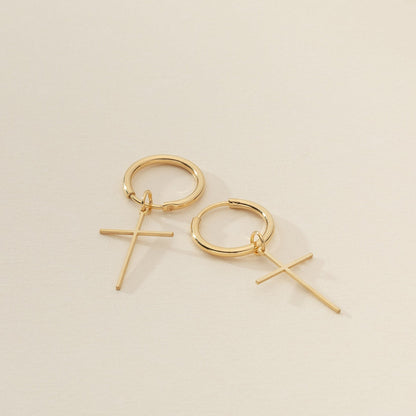Silberne Kreisohrringe, 1,7 cm - mit Kreuz gelbvergoldet
