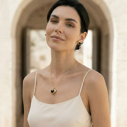 Collier cœur asymétrique noir en résine, argent 925 plaqué or jaune NOUVEAU ROMANTIQUE